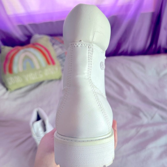 ⭐️LUGZ BOOTS, Sz. 10/41, White Leather, So Cute for the Cold!! EUC! ❄️ - Picture 9 of 15